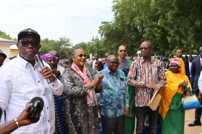 Prime Minister Félix Moloua addressing communities during his visit to Birao.